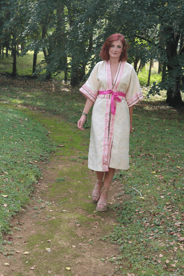Kimono Long Épais Beige Intemporel avec Motif Fleuri Brillant - Taille Unique