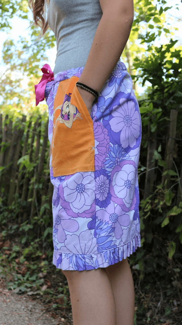 🌺 Bermuda fleuri violet upcyclé- Thème Winx Club Musa et Tecna – Taille 38/40 🌺