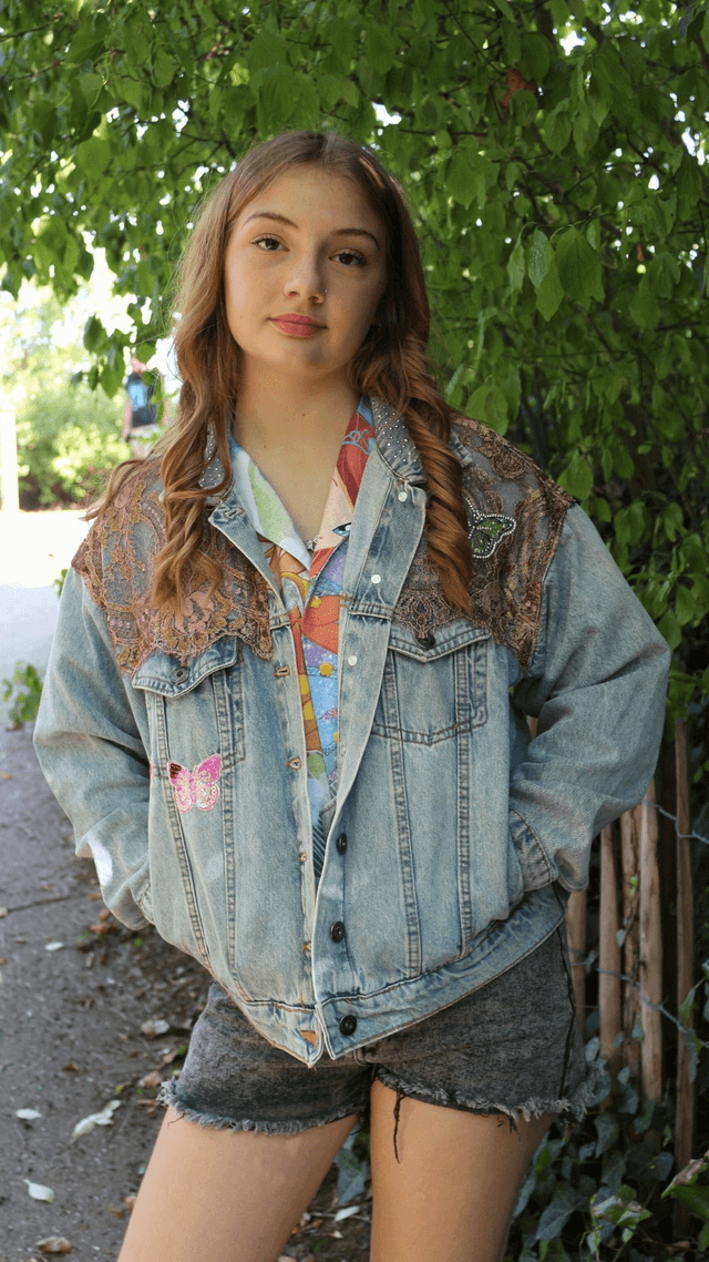 🌸 Veste en jean upcyclée – Thème Flora Bloomix (Winx Club) - S/M 🌸