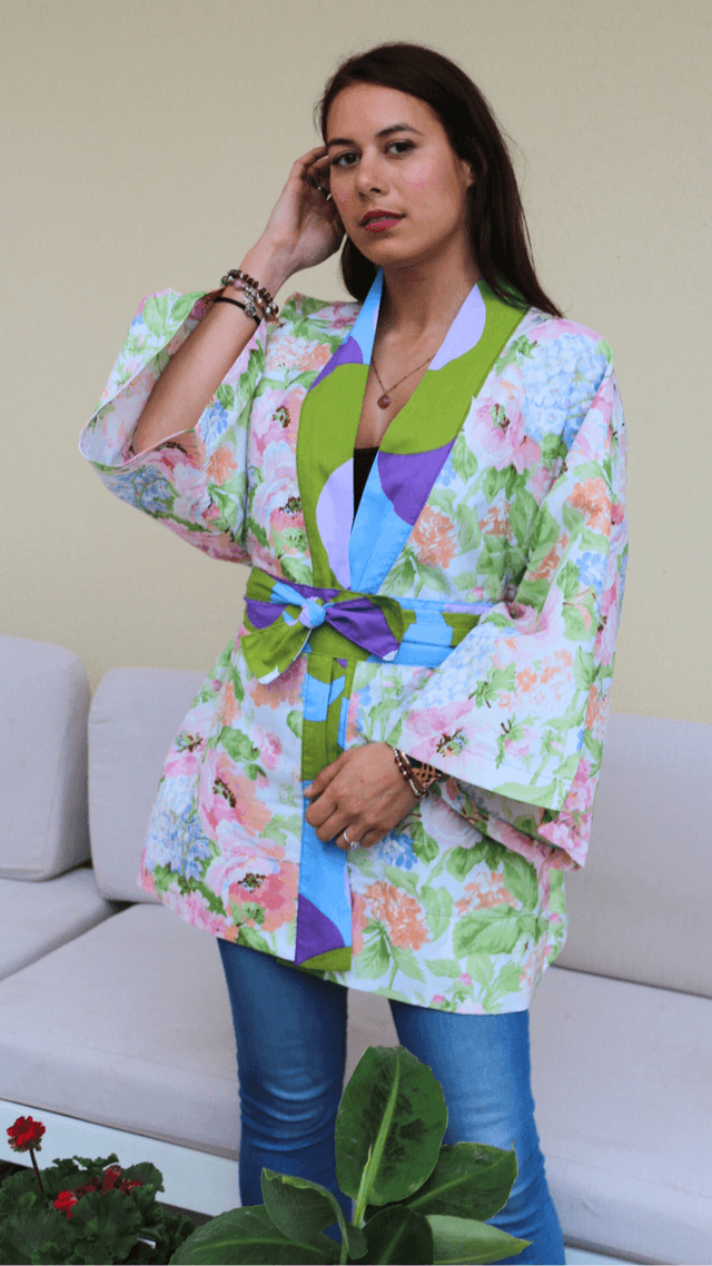 Kimono Bouquet Fleuri Artisanal en Taille Unique 