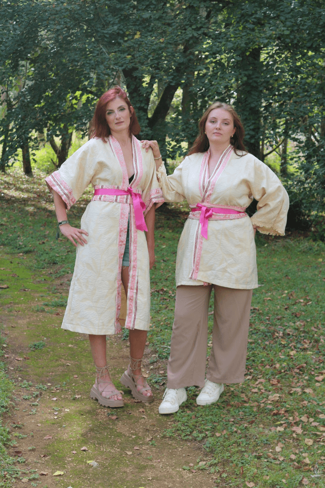 Kimono Épais d'Hiver en Beige Intemporel avec Motif Fleuri Brillant - Taille Unique