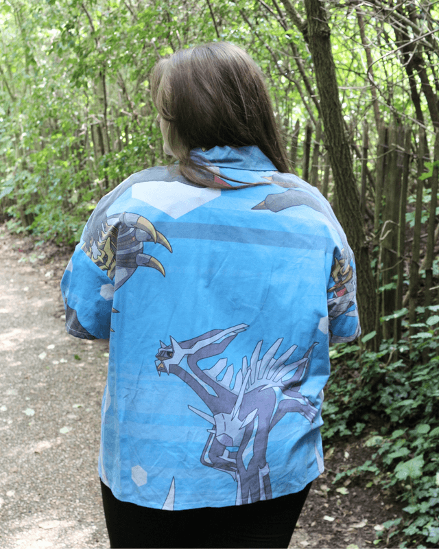 Chemise Upcyclée Oversize – Pokémon Légendaires – Taille 44 Unisexe 