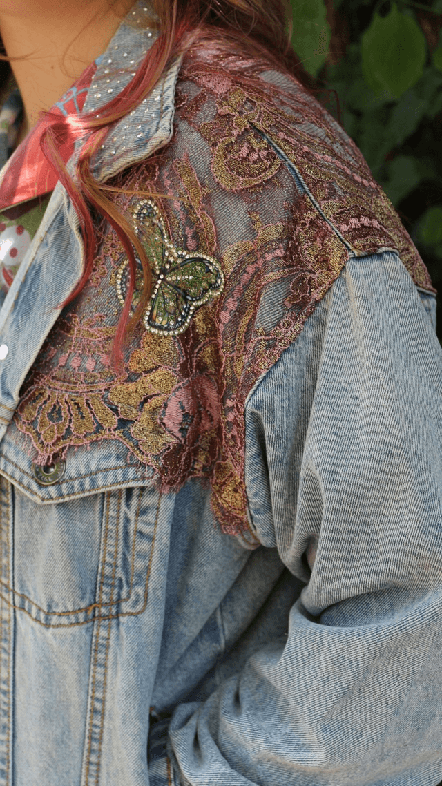 🌸 Veste en jean upcyclée – Thème Flora Bloomix (Winx Club) - S/M 🌸