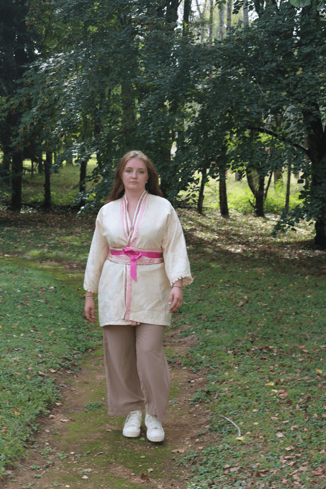 Kimono Épais d'Hiver en Beige Intemporel avec Motif Fleuri Brillant - Taille Unique