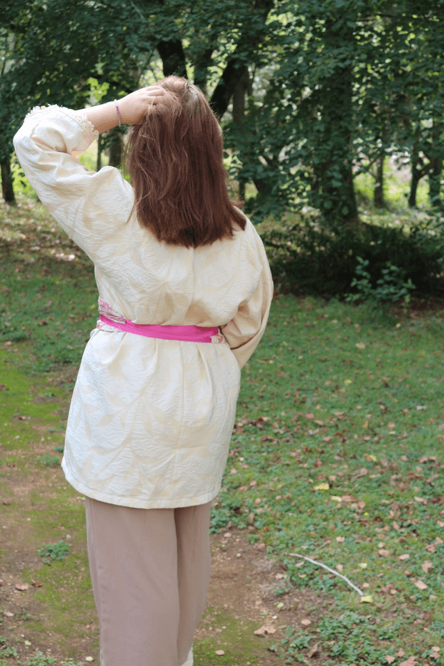 Kimono Épais d'Hiver en Beige Intemporel avec Motif Fleuri Brillant - Taille Unique
