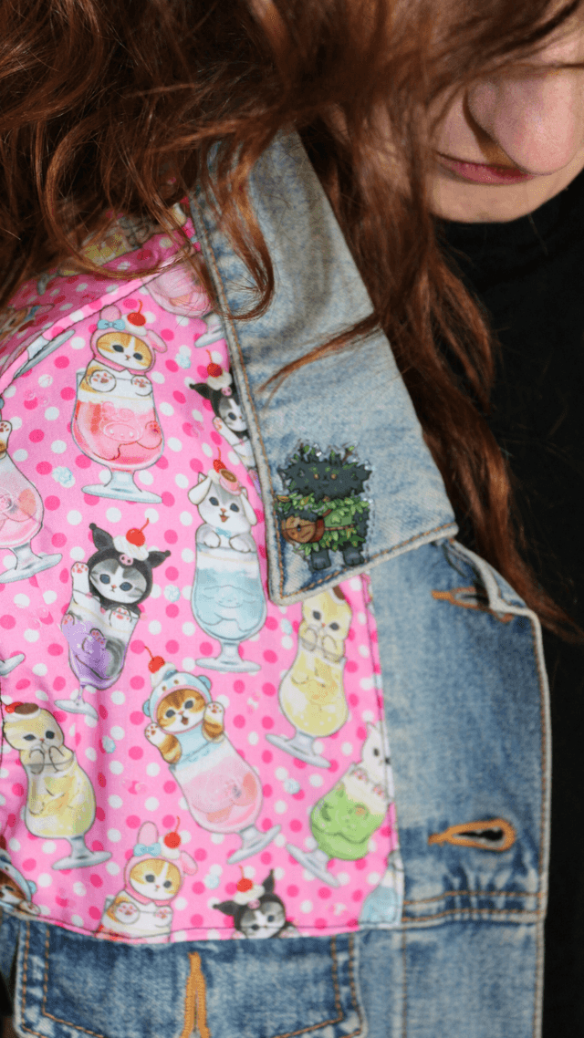 Veste en Jean Revalorisée – Thème Chats Taille 38