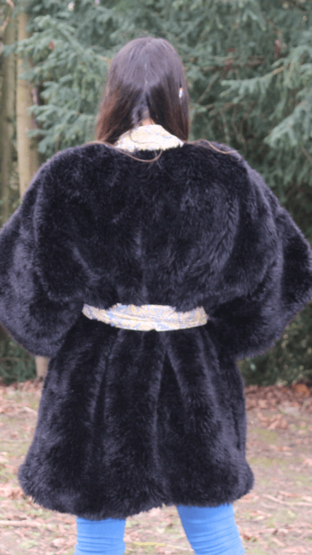 Kimono en Fourrure "Élégance Cosy"