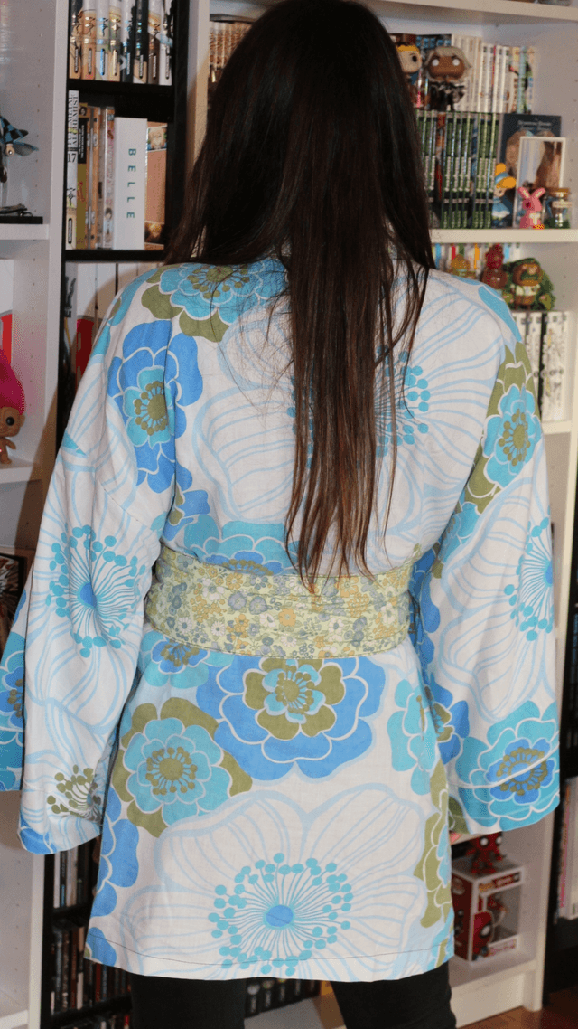 Kimono Court Pièce Unique Fleurs vintage Taille unique