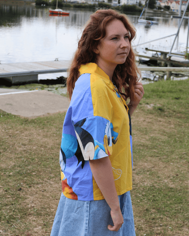 Chemise Upcyclée Oversize – Mickey & Ses Amis – Taille 34 Unisexe 