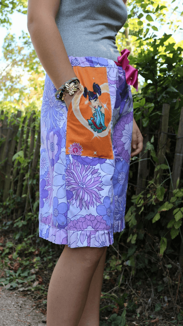 🌺 Bermuda fleuri violet upcyclé- Thème Winx Club Musa et Tecna – Taille 38/40 🌺
