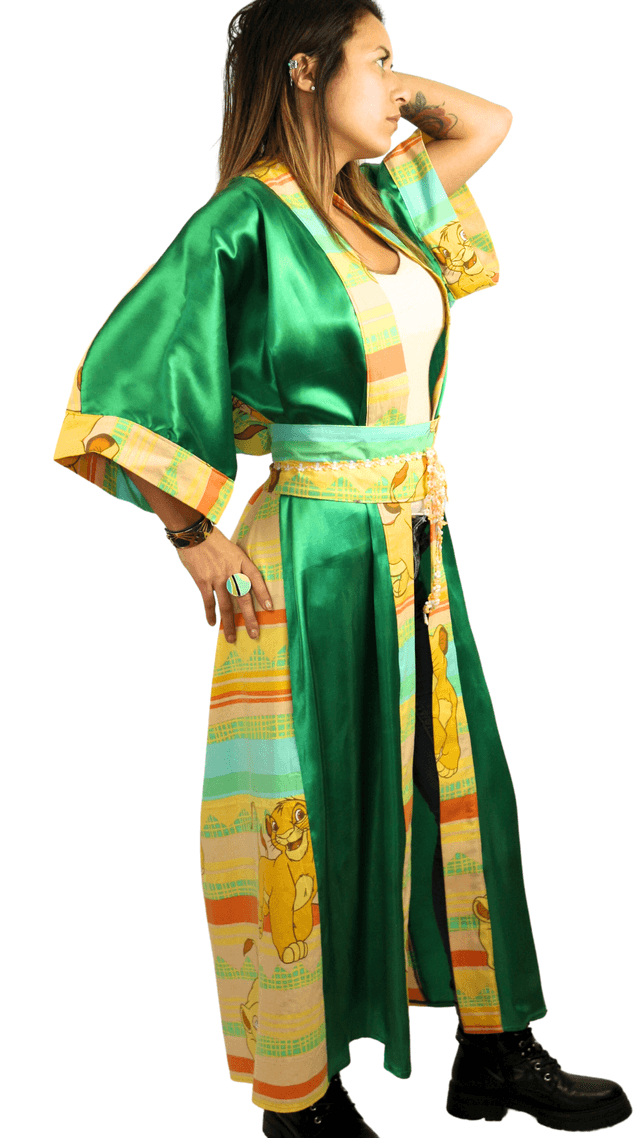 Kimono Long Unique avec Motif Roi Lion et Obi Japonais Hakuna Matata
