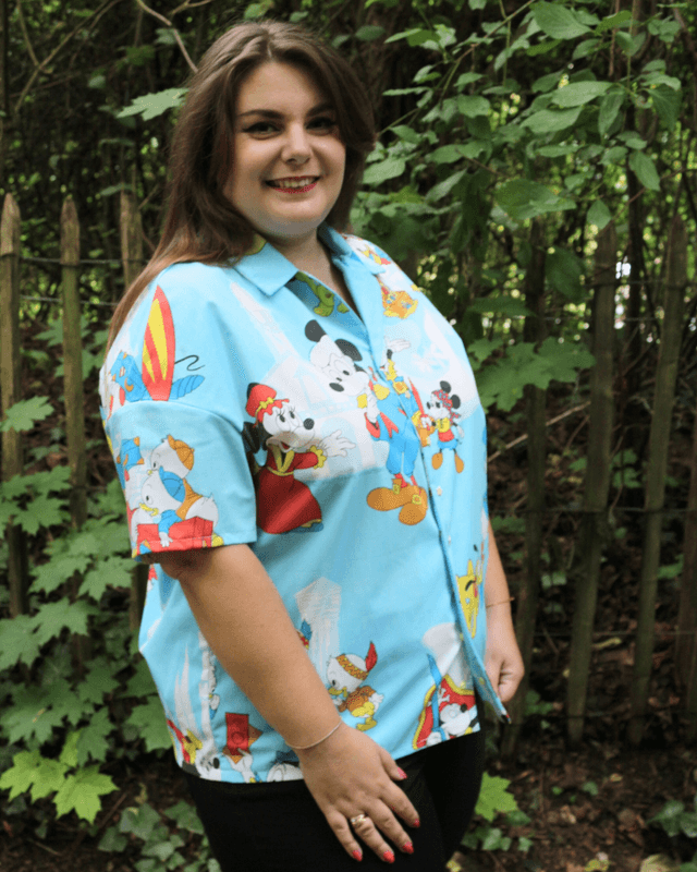 Chemise Upcyclée Oversize – Mickey & ses amis vintage – Taille 42 Unisexe