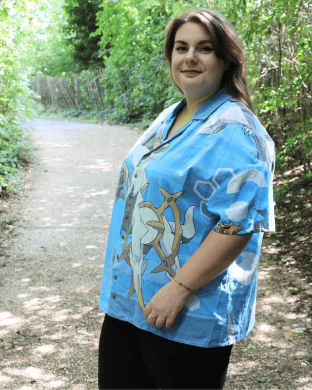 Chemise Upcyclée Oversize – Pokémon Légendaires – Taille 44 Unisexe 