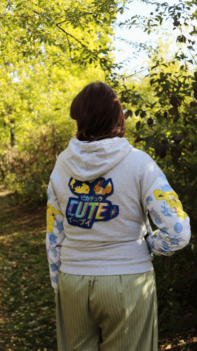 Sweat Pokémon – Pikachu et Evoli - Taille L- Pièce Unique & Revalorisée 🌿