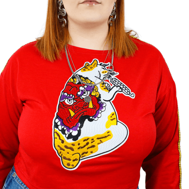 T-Shirt Rouge Manches Longues avec Applique de Chat Style Japonisant Attaquons L’exercice