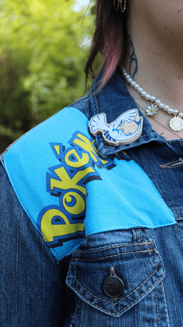 🌟 Veste en Jean Pokémon – Pokémons légendaires - Taille M- Pièce Unique & Revalorisée 🌿